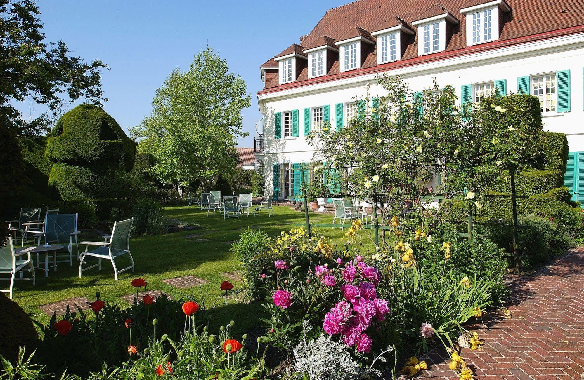Chateau De Montreuil Montreuil  Exterior photo